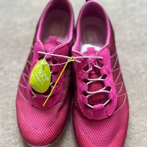 Easy Spirit Women's Fuchsia Sneakers